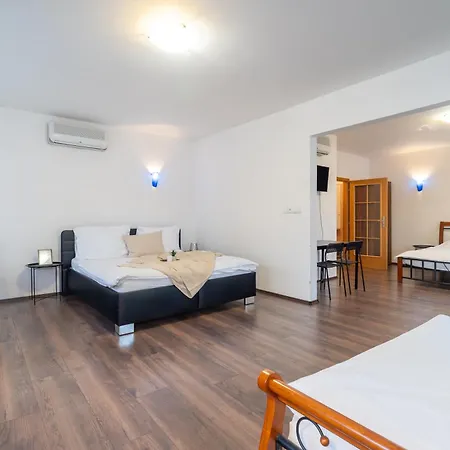 Garni Hotel